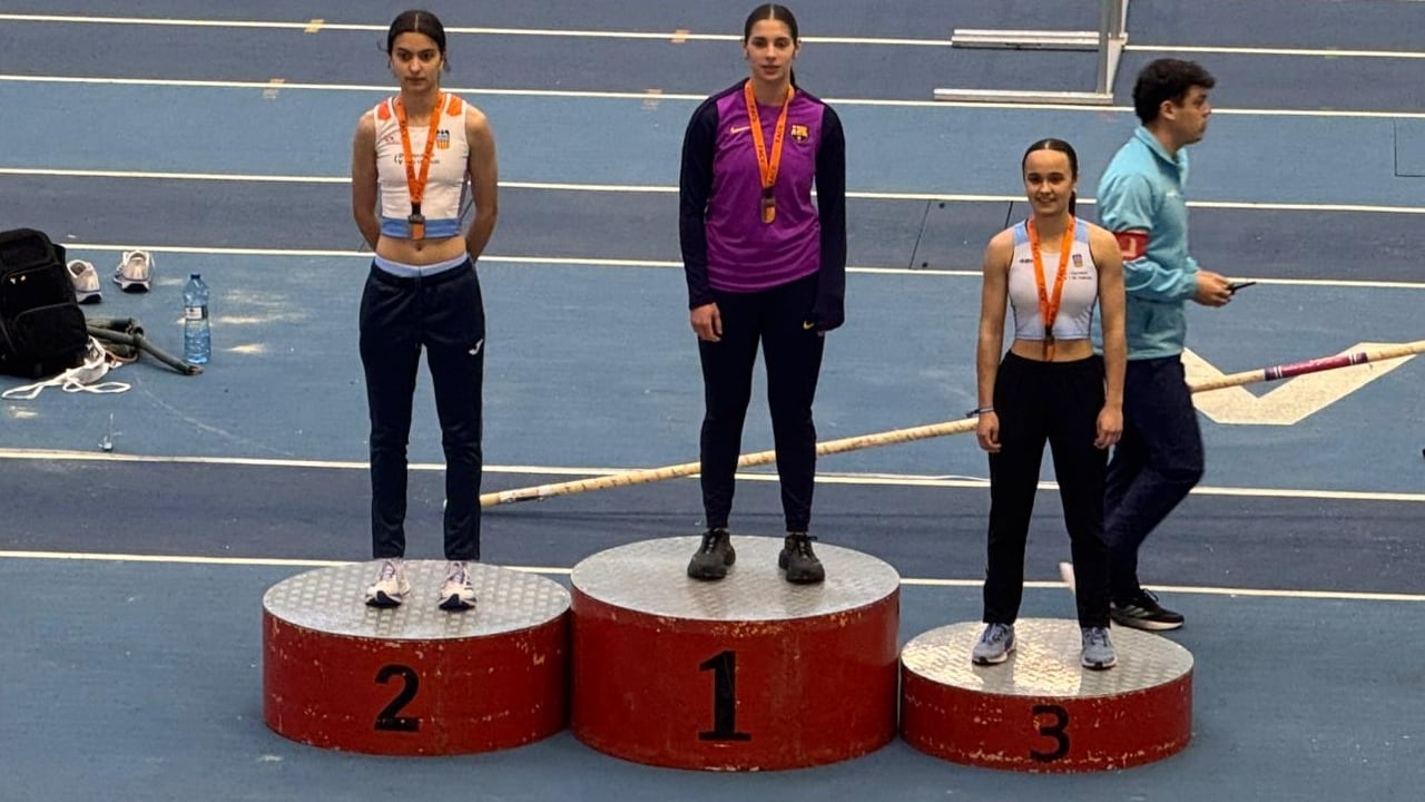 Candela González en lo más alto del podio