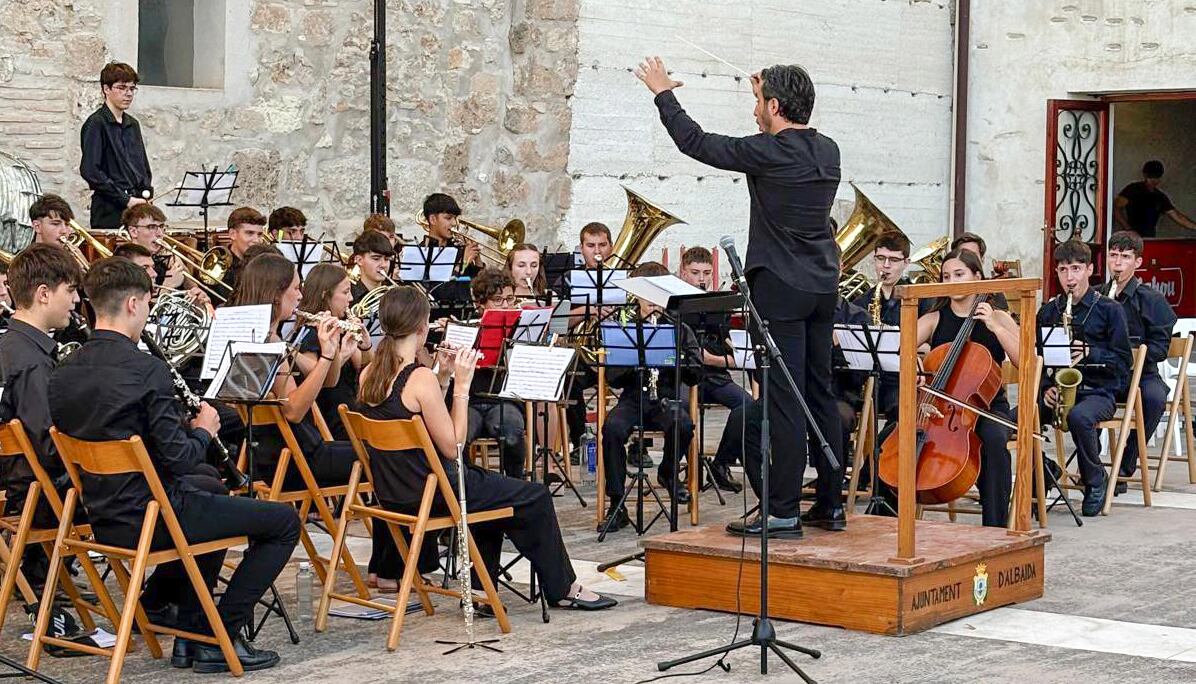 La Banda Joven Comarcal de la Vall d’Albaida, durante uno de sus conciertos
