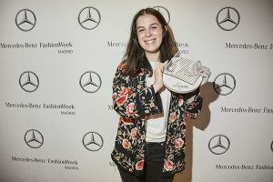 Elena Rial ganadora del premio Mercedes Benz Fashion Talent 