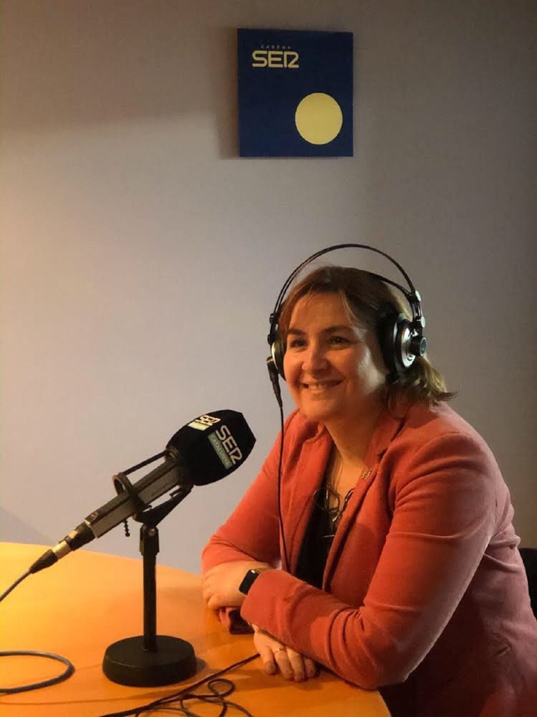 L'alcaldessa de Figueres durant l'entrevista