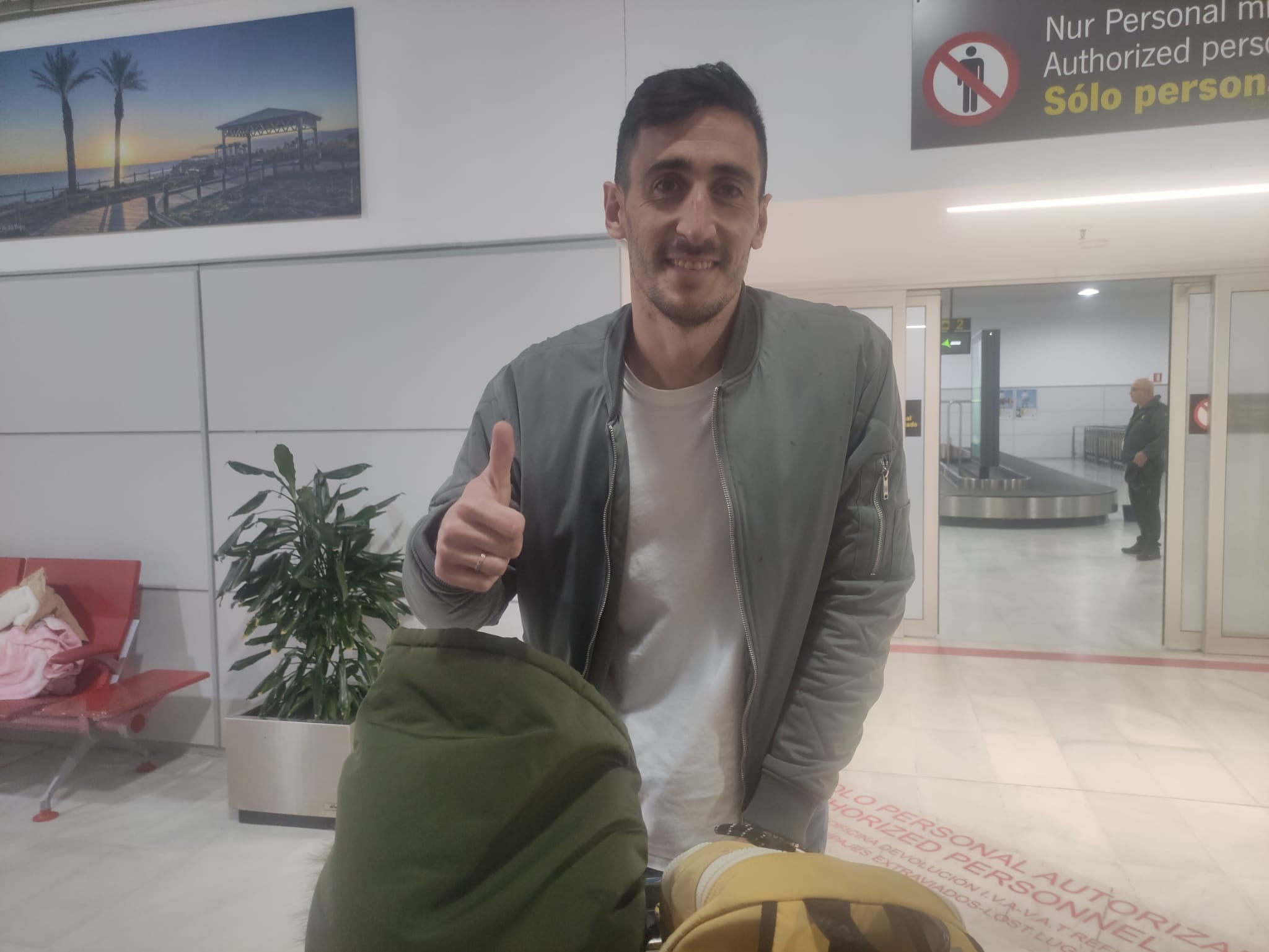 Diego Mariño a su llegada al aeropuerto de Almería.