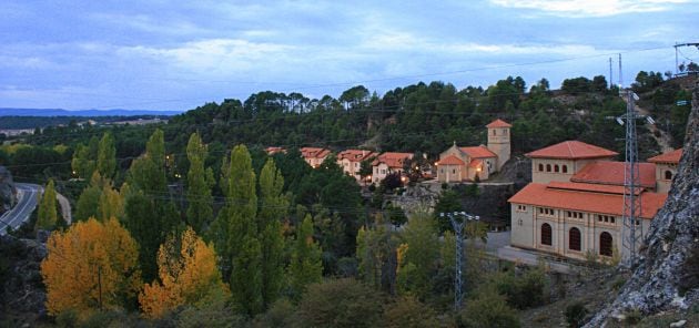 Edificios de la central eléctrica del Salto de Villalba.