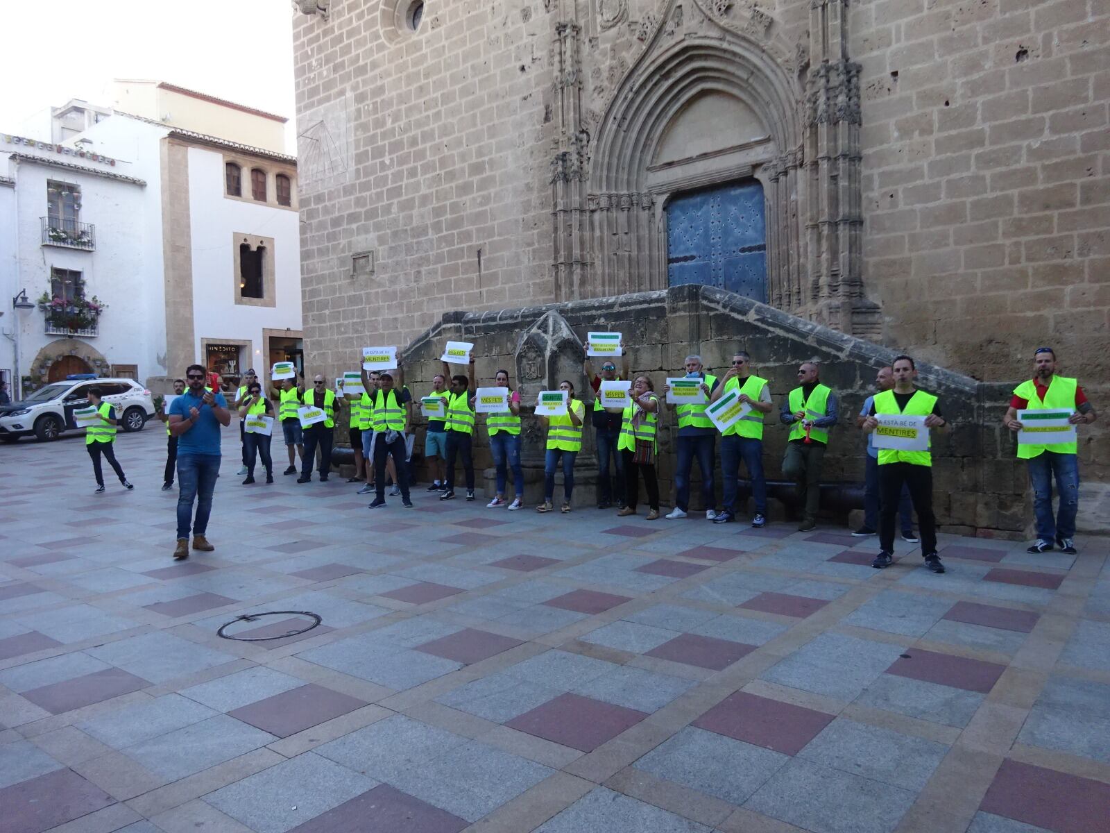 Momento de la protesta protagonizada por agentes de la Policía Local de Xàbia.