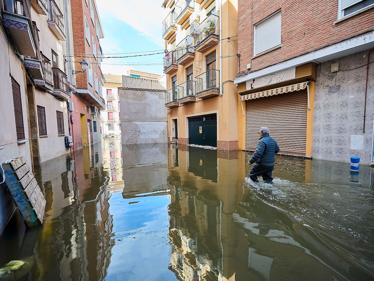 Desalojan a una familia de Talavera de la Reina tras inundarse su vivienda
