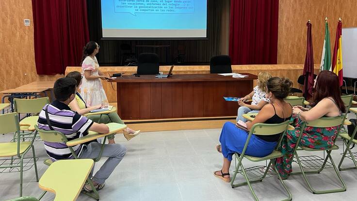 Riesgos de las redes sociales, “Una de las nuevas drogas del siglo XXI”