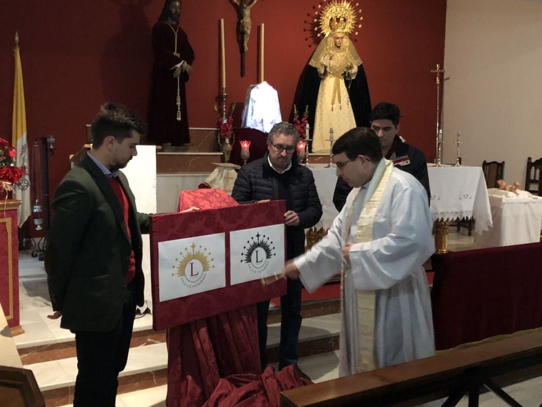 Imagen del acto de presentación del logotipo del 50º aniversario de la Virgen del Dulce Nombre de Bellavista