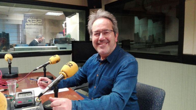 Francisco Guarido en los estudios de Radio Zamora