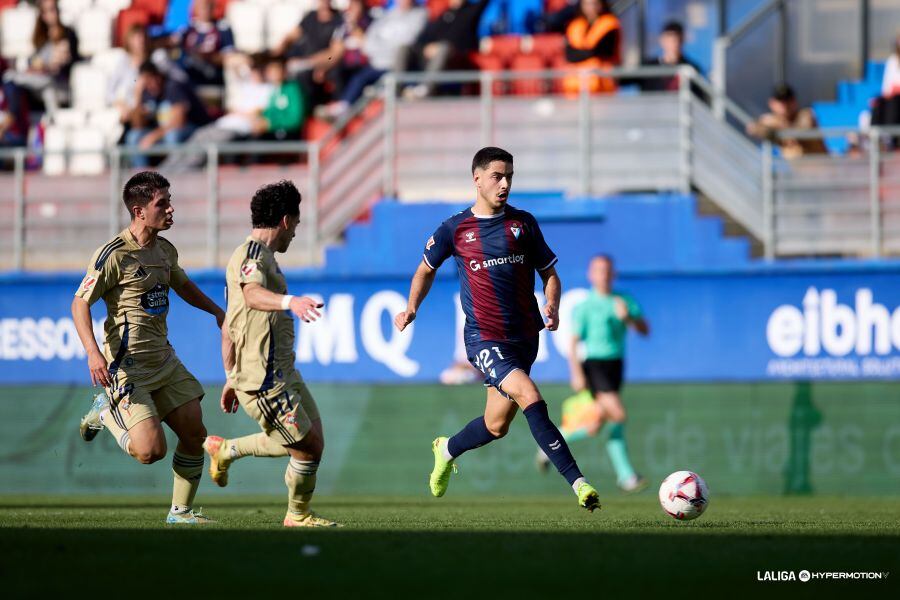 Imagen del Eibar-Racing en Ipurua (foto: LaLiga Hypermotion)