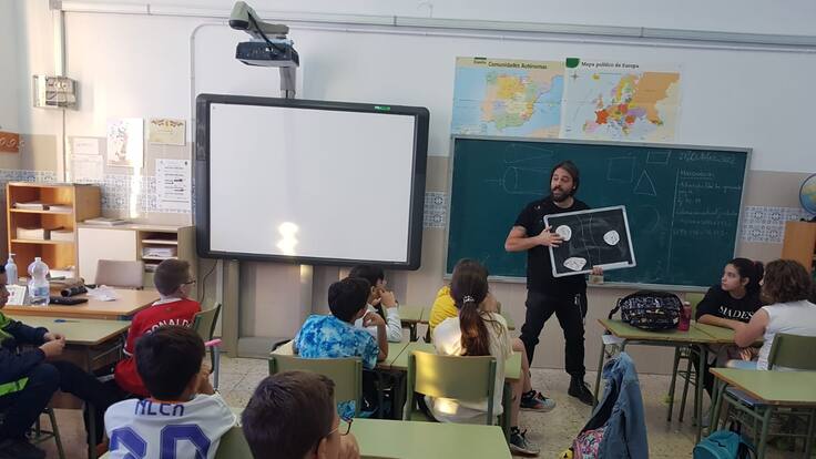 Continúan los talleres de refuerzo educativo en el C.E.I.P. ‘General Fresneda