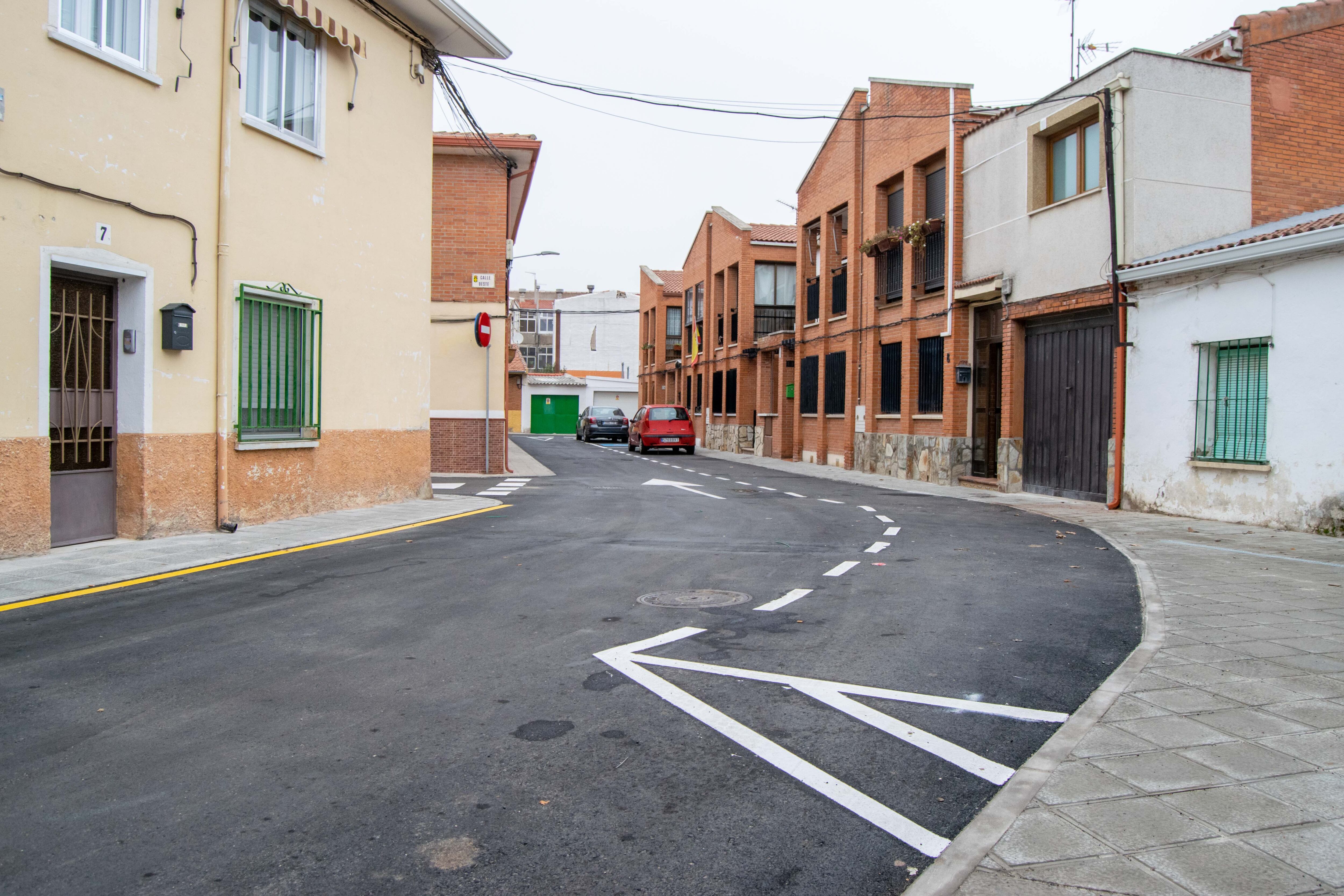 Una de las calles renovadas en Marchamalo