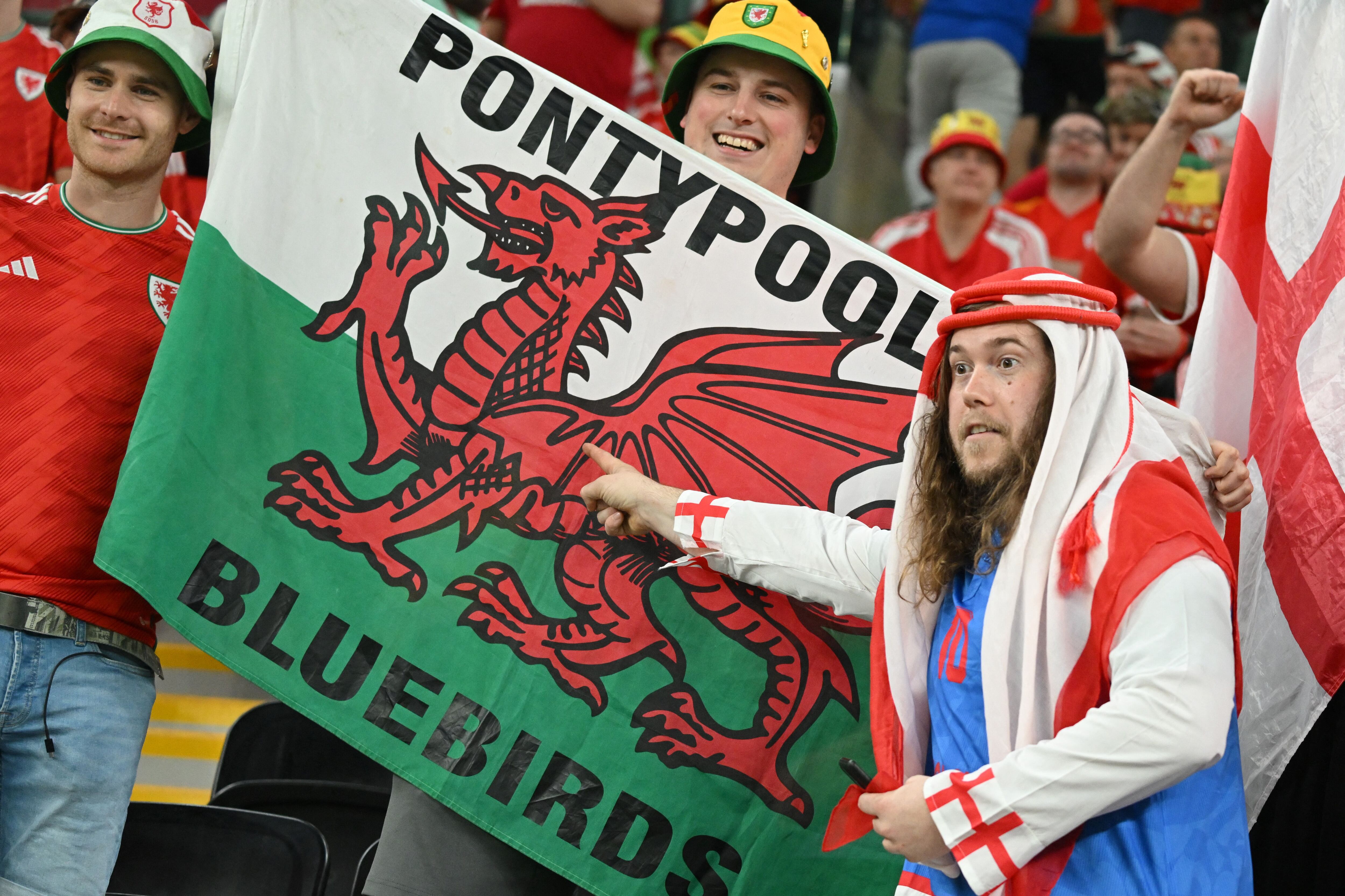 Aficionados entre Gales e Inglaterra