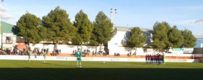 En el partido La Roda-Arenas se guardó un minuto de silencio por César Alarcón (Baloncesto La Roda)