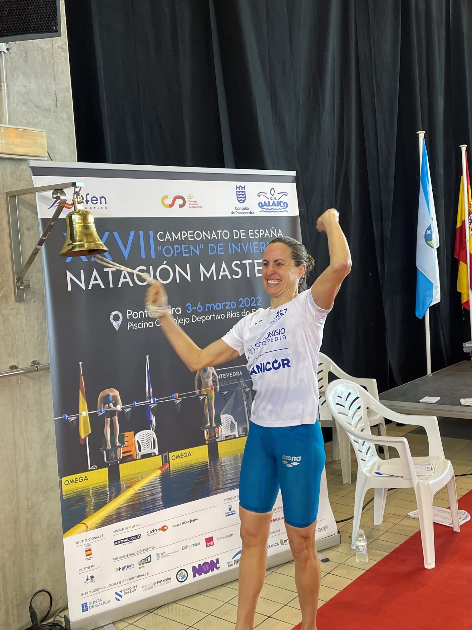 Lola Martínez celebra con rabia su tercer récord de España de los 4 que consiguió.