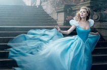 La actriz Scarlett puso cara a la Cenicienta de Disney para esta serie de fotografías de Annie Leibovitz