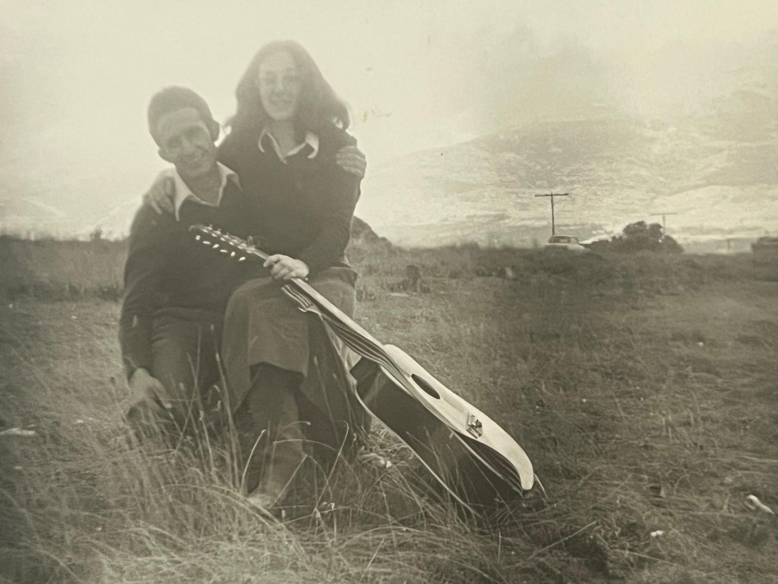 Elías, junto a Ángela en una foto de hace décadas
