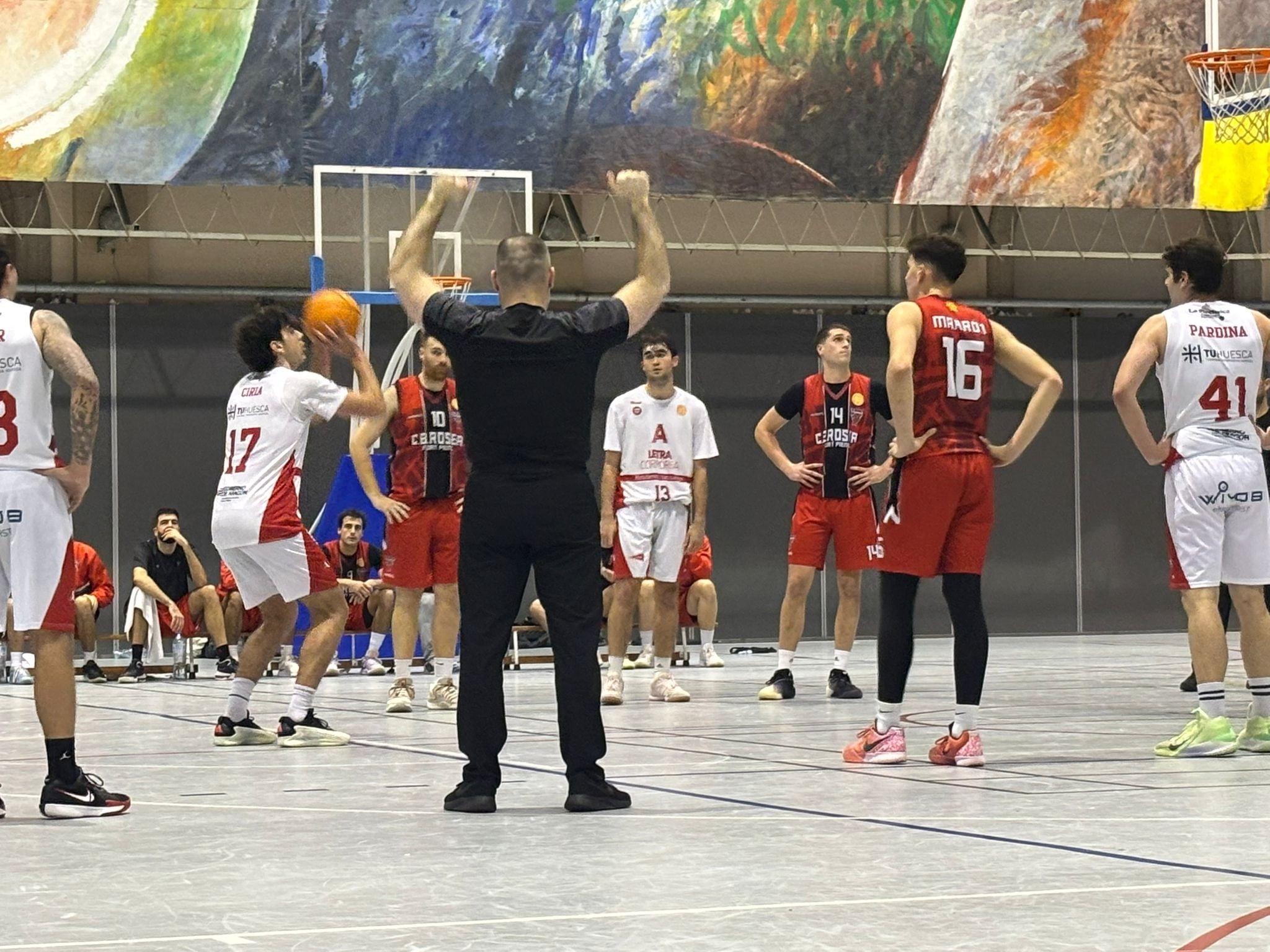 Un momento del partido entre CB Roser y  Letra Corpórea Barbastro. Foto: Unión Basket Barbastro