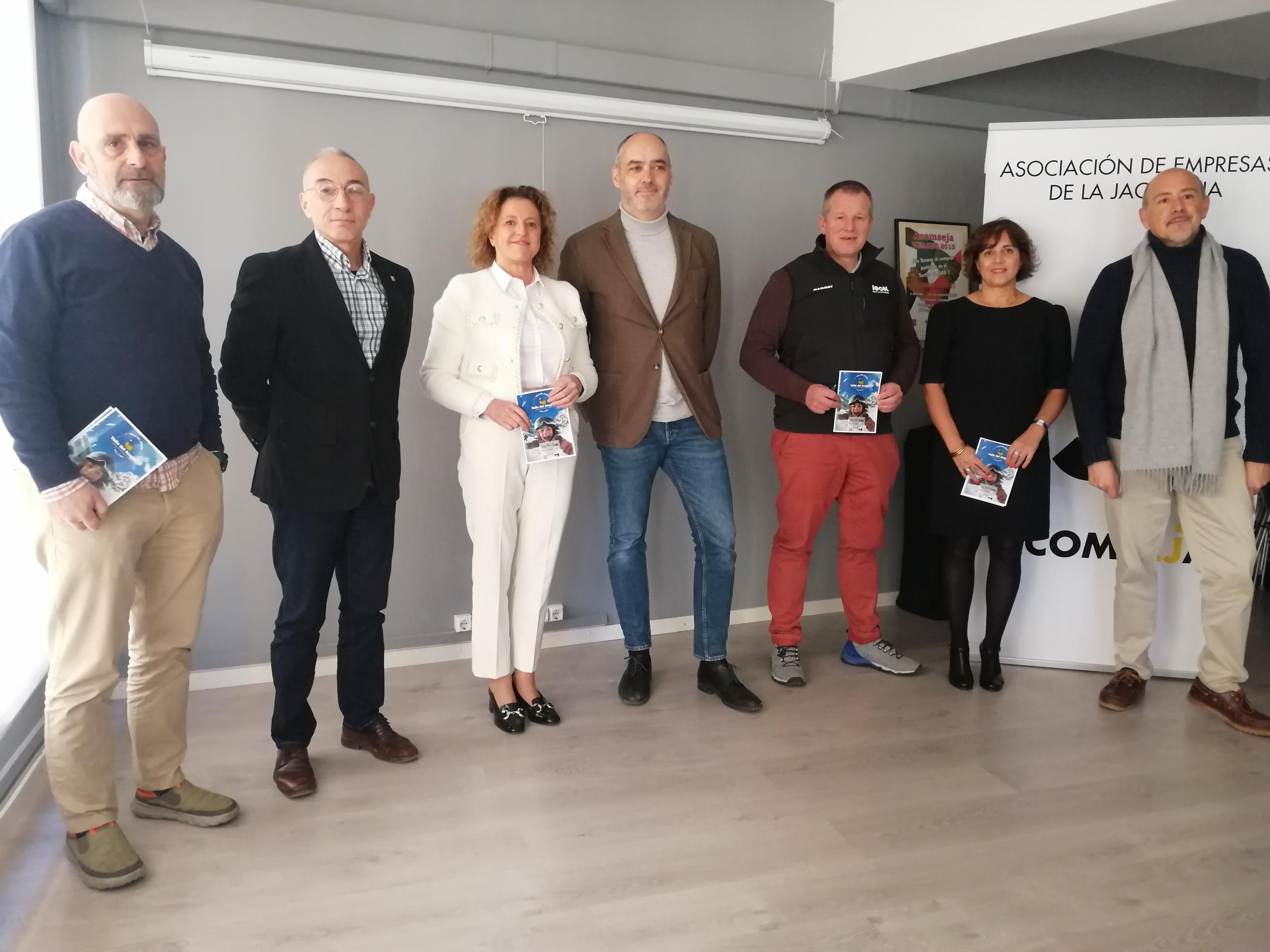 Representantes del ATVA, Acomseja, Haut- Béarn, Ciudadela y territorio 100k asistían juntos a la presentación