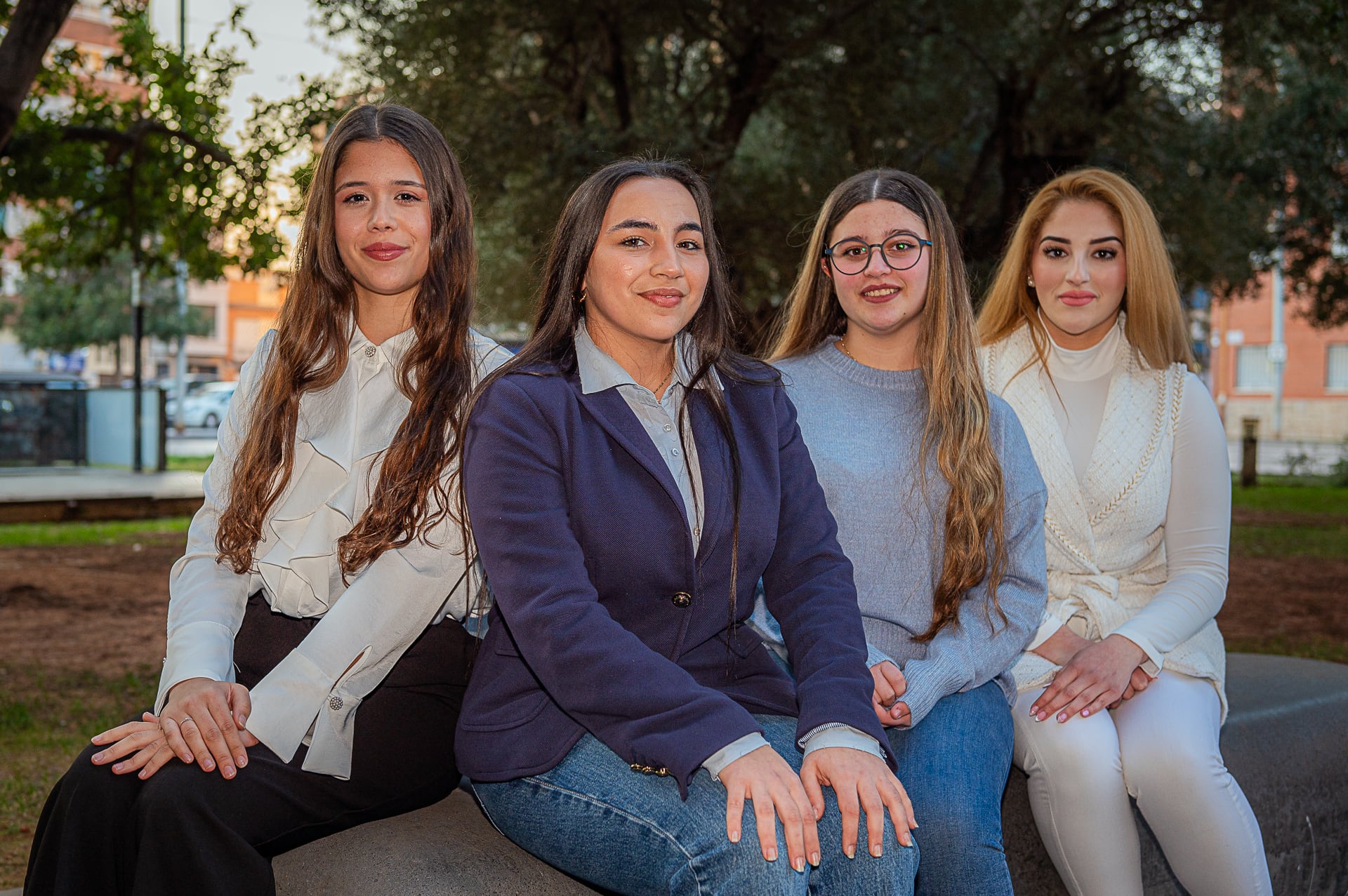 La reina de Almassora 2025, Sara Benet, ya cuenta con su corte de honor conformada por Lidia Martínez, Carla Sánchez y Juani Hernández