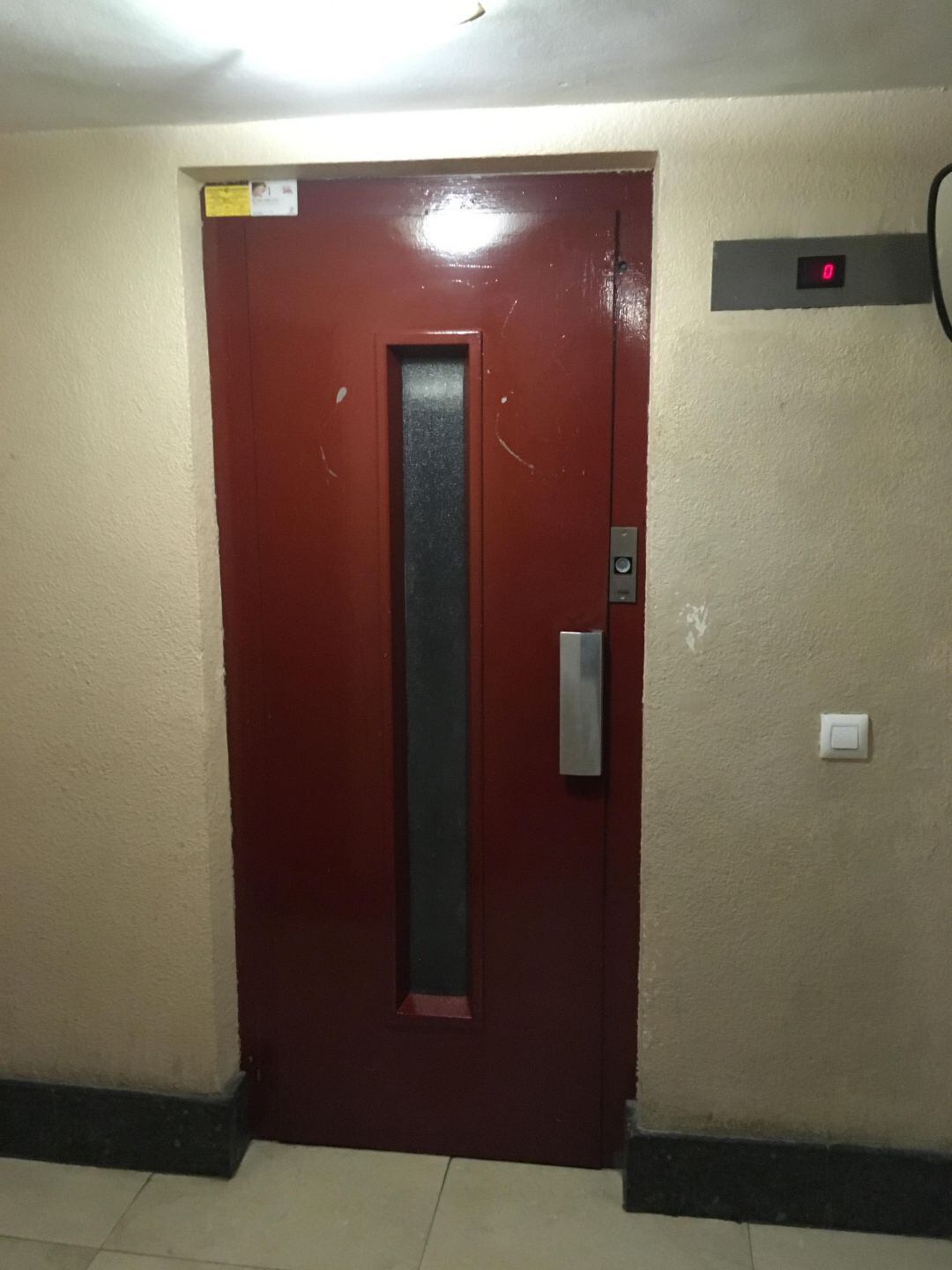 El ascensor de la vivienda, situada en la calle Julián Bolívar Elorduy de Santutxu