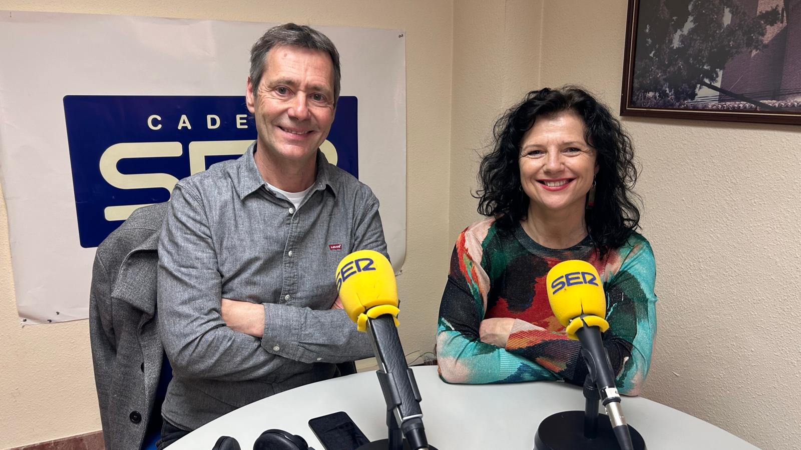 Leo Navarro y Maite González (Adefo) en los estudios de SER Cinco Villas