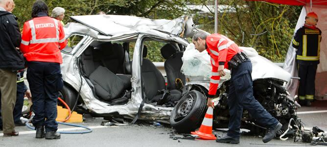 Trece personas, cinco de ellas motoristas, han muerto en los trece accidentes de tráfico ocurridos en las carreteras españolas durante el pasado fin de semana, ha informado hoy la Dirección General de Tráfico (DGT)