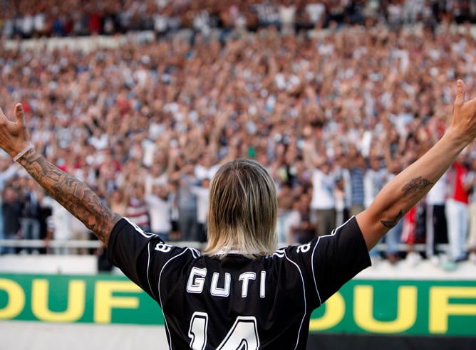 Guti durante su presentación con el Besiktas turco