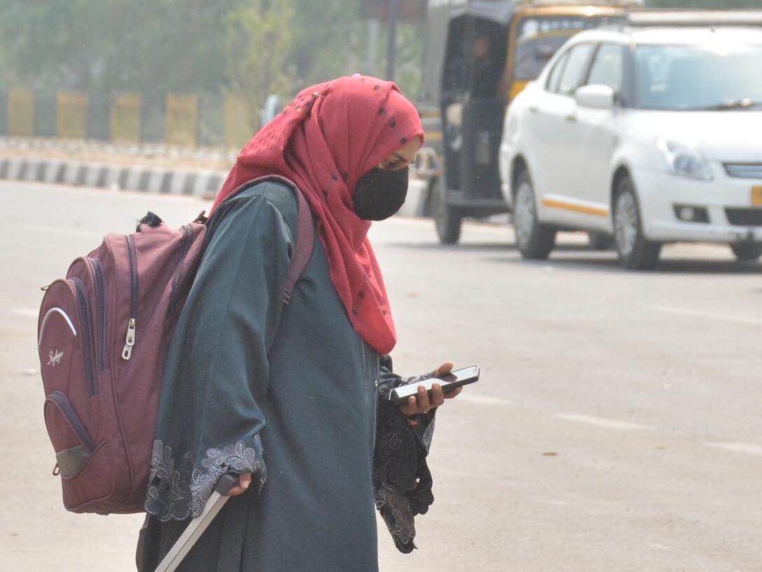 Mujer Pakistani en la frontera entre India y Pakistan de Attari-Wagah