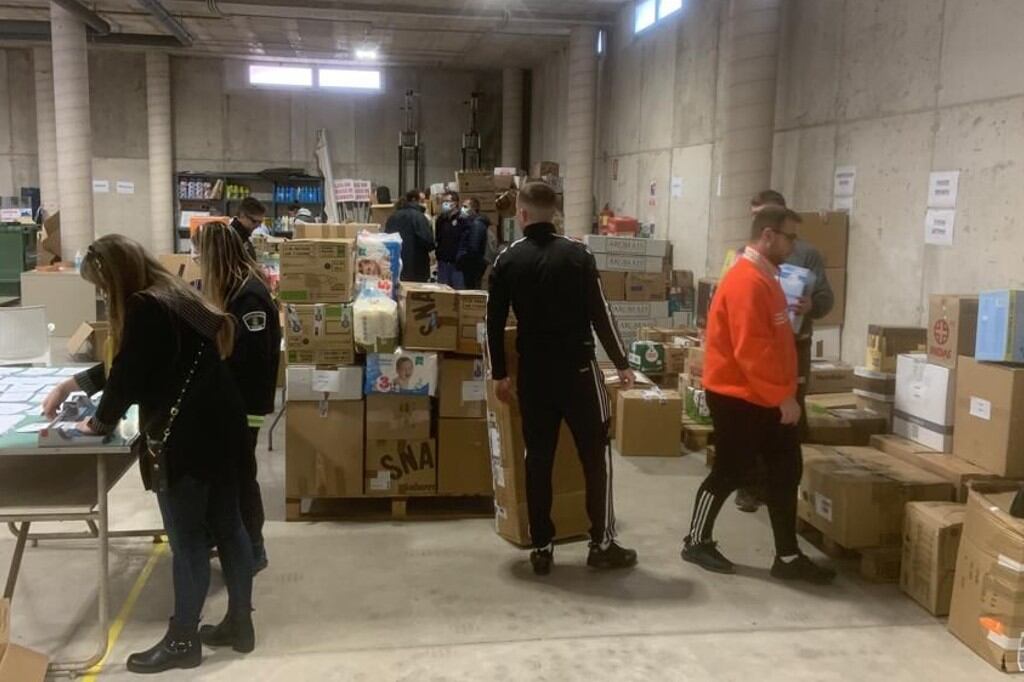 Punto de recogida de productos habilitado en el Parque de Seguridad de Cartagena con destino Ucrania