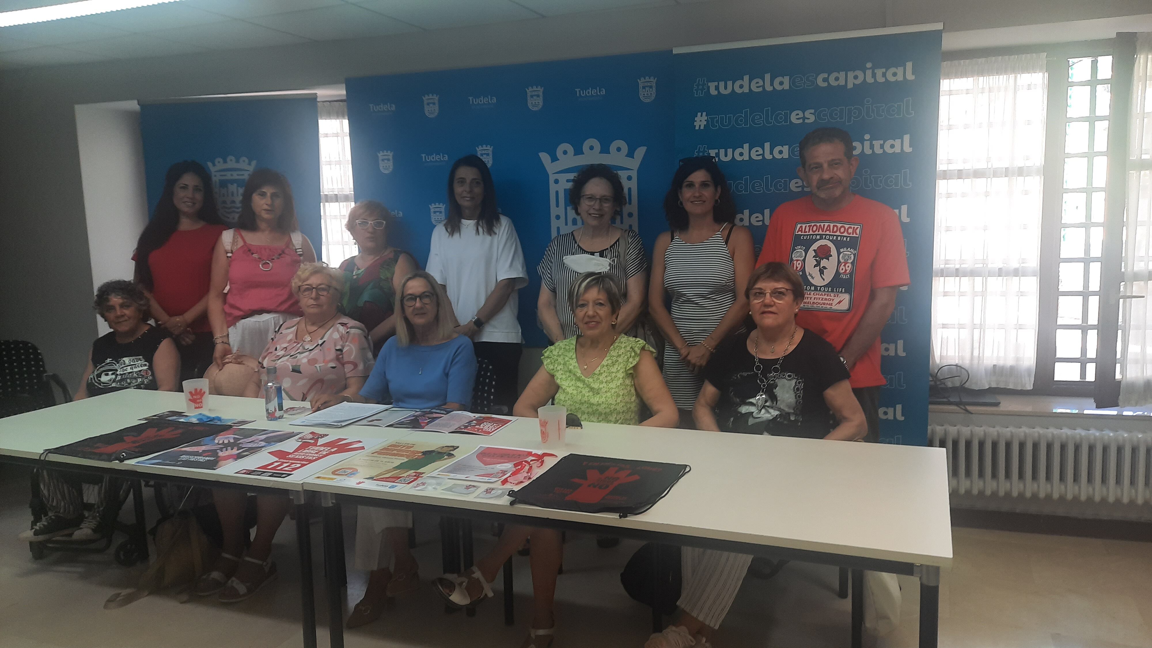 Presentación de la campaña de sensibilización y prevención de las agresiones sexistas con motivo de las Fiestas de Santa Ana