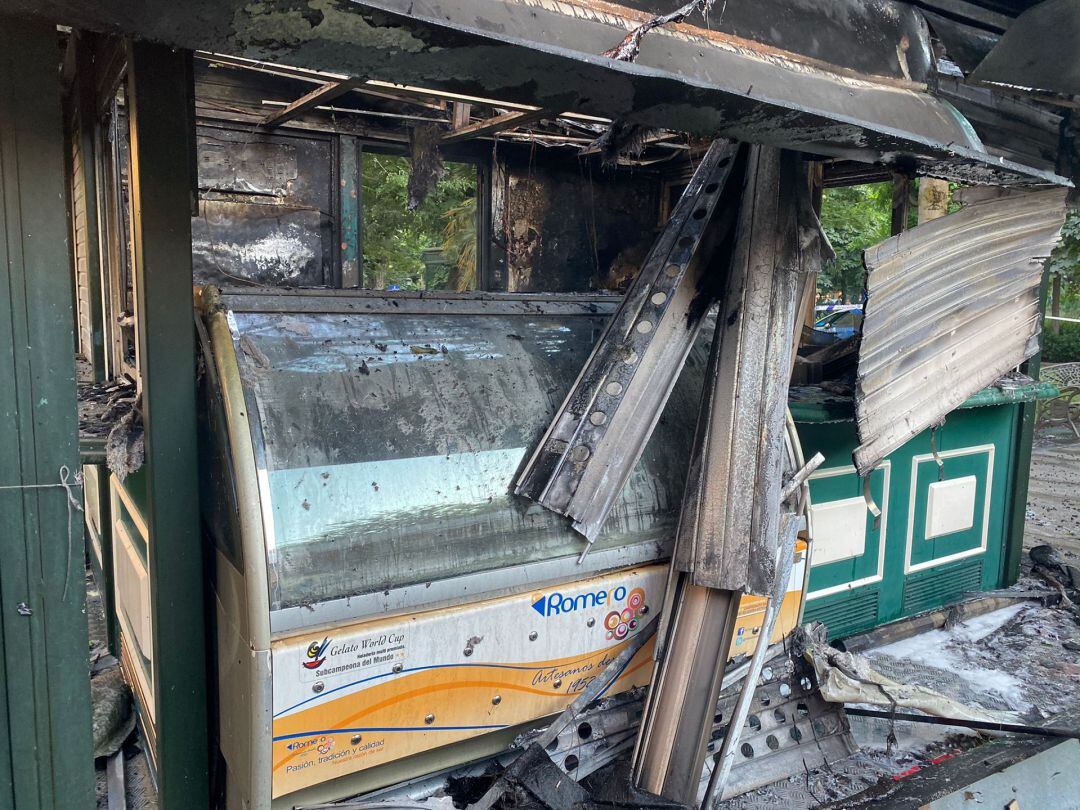 Kiosko-helderia &quot;Helados Romero&quot; tras el incendio