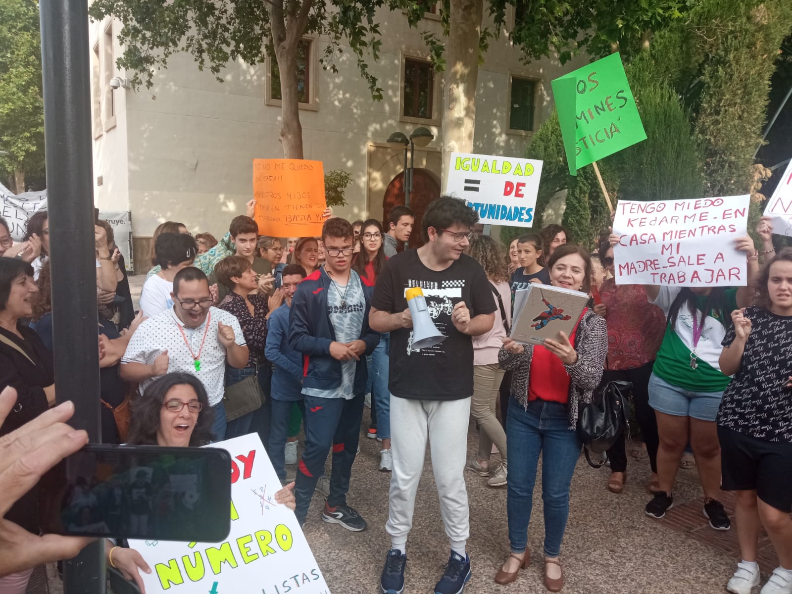 Protesta frente a San Esteban