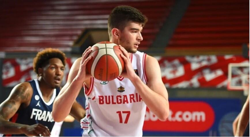 El pivot búlgar de l'Hestia Menorca jugarà dos partits amb la seva selecció.