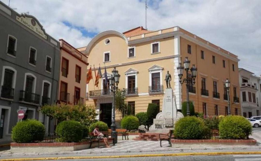 Fachada del edificio consistorial de oliva