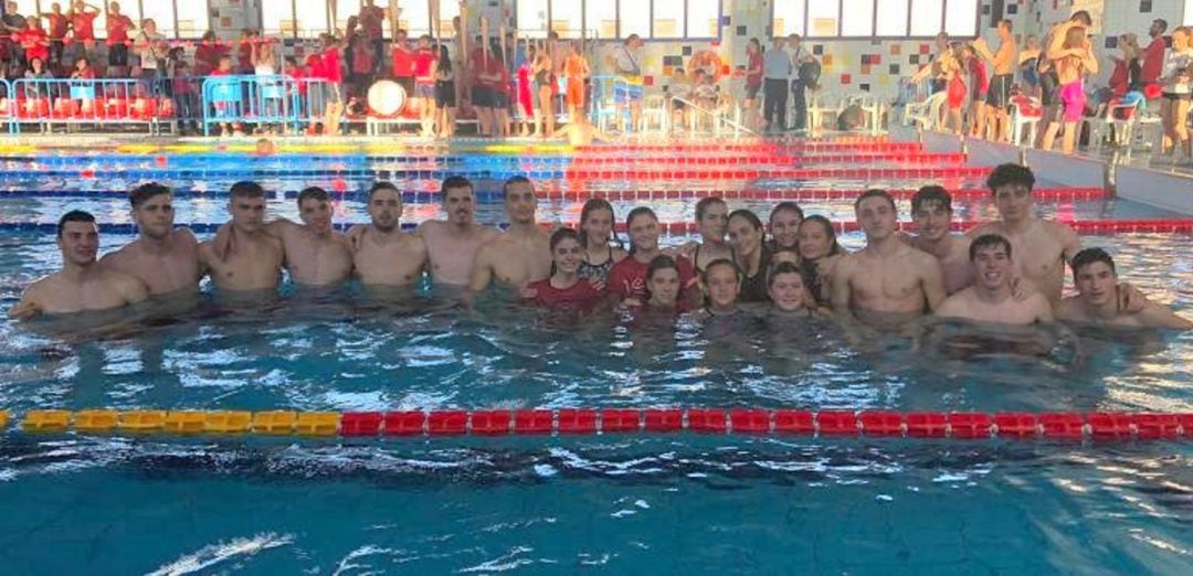 El equipo de natación del Centro Excursionista Eldense sigue haciendo historia