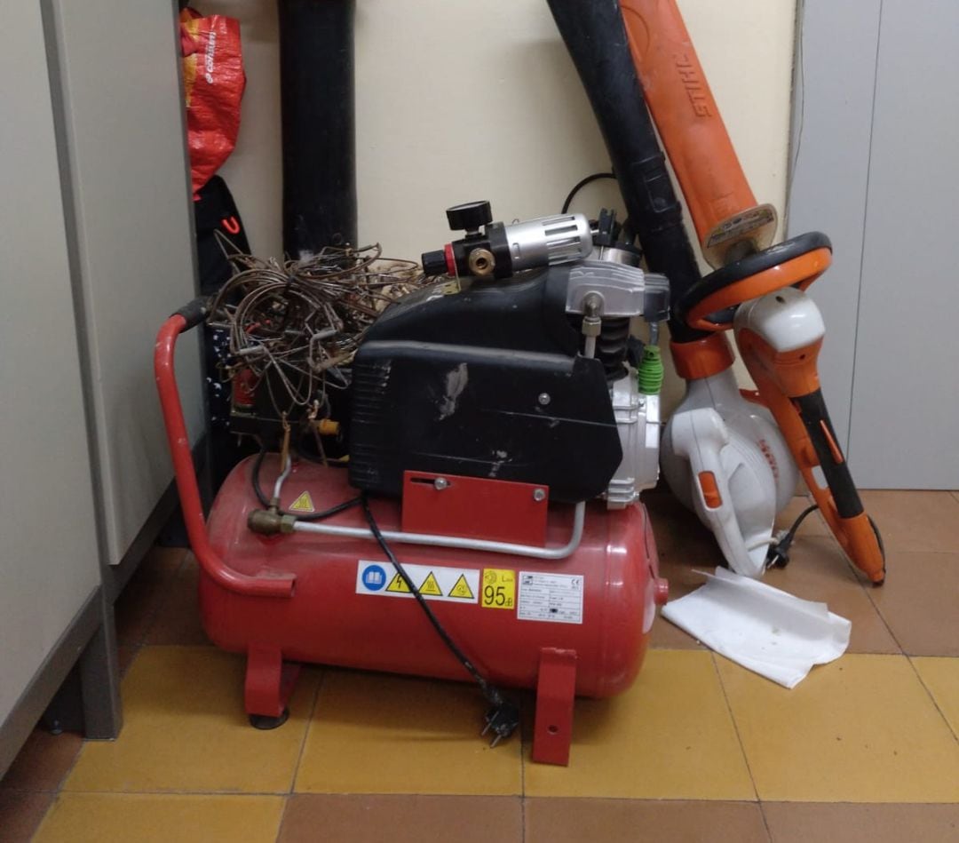 Algunos de los objetos recuperados por la Policía Nacional.