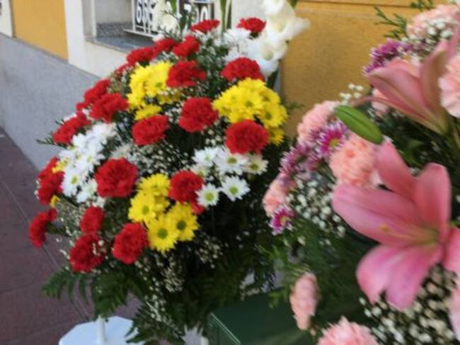 Claveles, gladiolos y margaritas, centran muchos de los encargos que los murcianos realizan el Día de Todos los Santos.