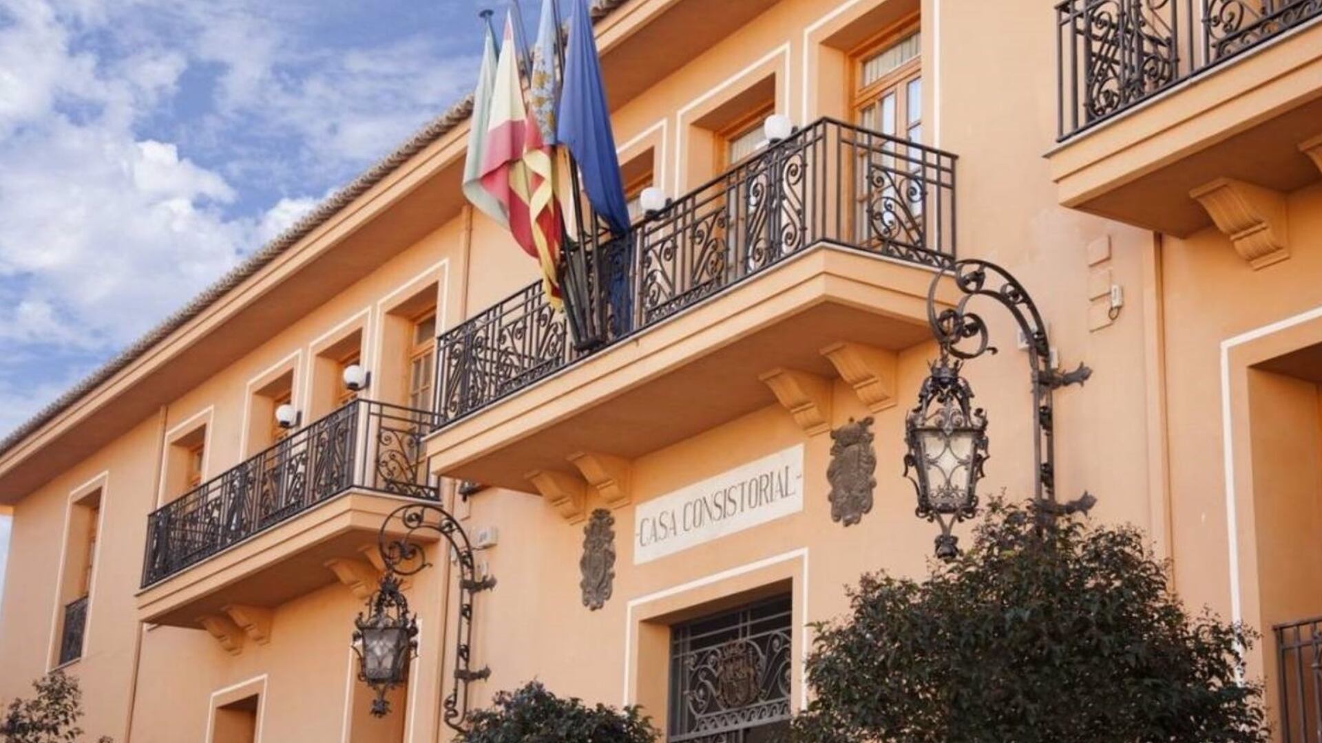 Fachada del Ayuntamiento de Requena (Valencia)