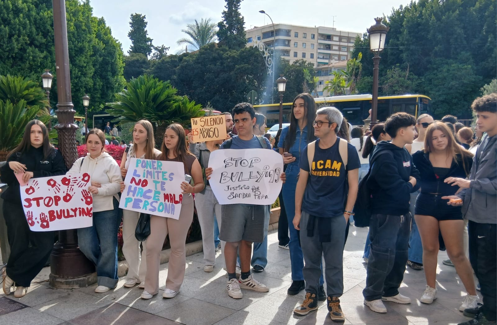 Concentración de estudiantes en la Glorieta