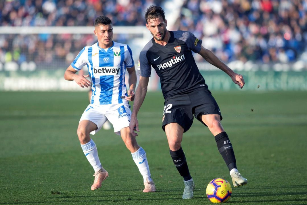 Franco Vázquez, en una acción del partido en la primera mitad