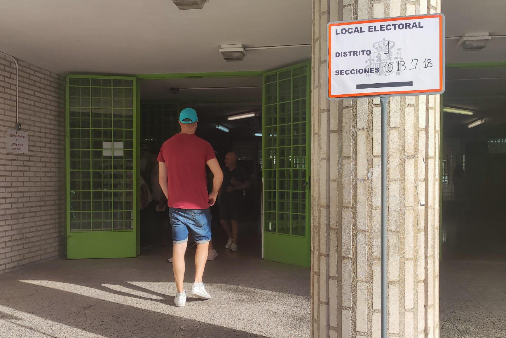 Abren los colegios electorales en Albacete