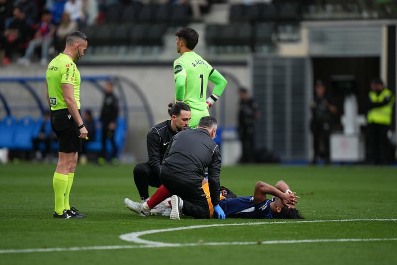 Jastin va ser substituït a la segona part del duel contra el Valladolid