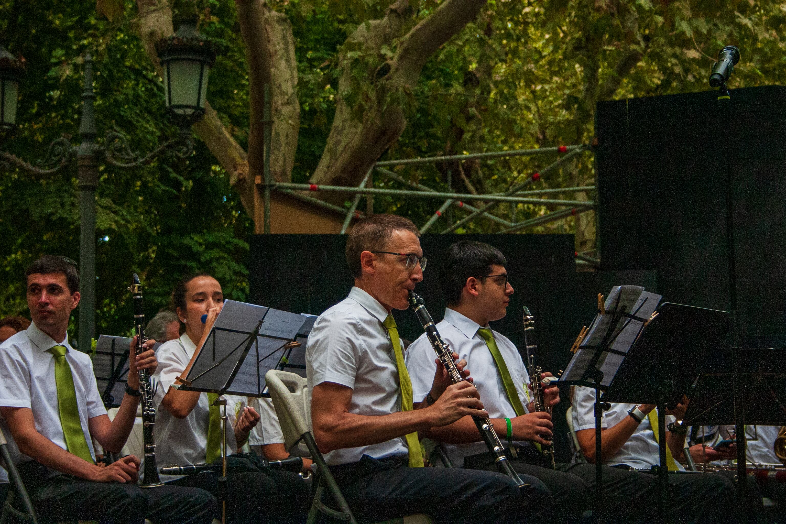 Intérpretes de la Banda de Música de Huesca en el concierto del Parque Miguel Servet