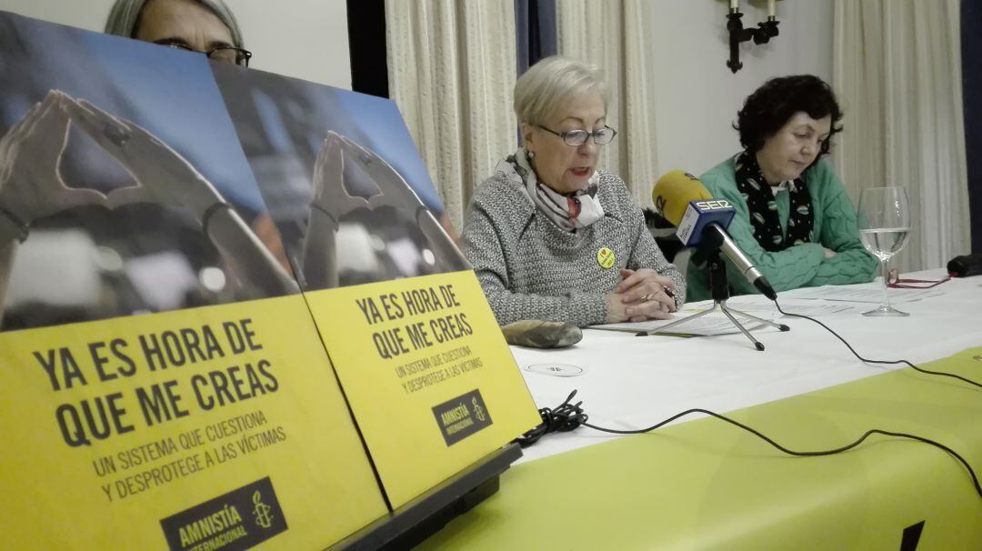 Charo Corbacho, vicepresidenta de Amnistía internacional España, durante la rueda de prensa