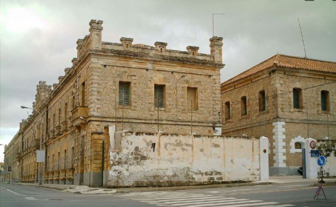 La caserna serà la nova seu de l&#039;Escola d&#039;Adults.