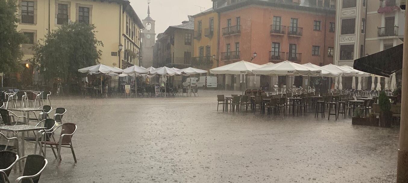 Granizada sobre la plaza de la Encina