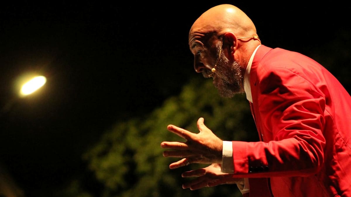 Dilemas de un dramaturgo en el Día Mundial del Teatro, con Tomás Mestre