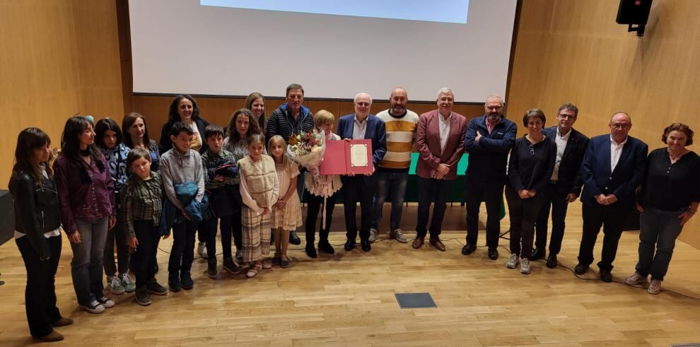 Carmen Castán recibe el Premio Chuana Coscujuela