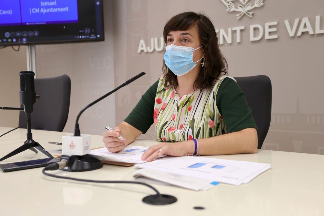 La concejala de Bienestar Social Isabel Lozano, durante la rueda de prensa. 