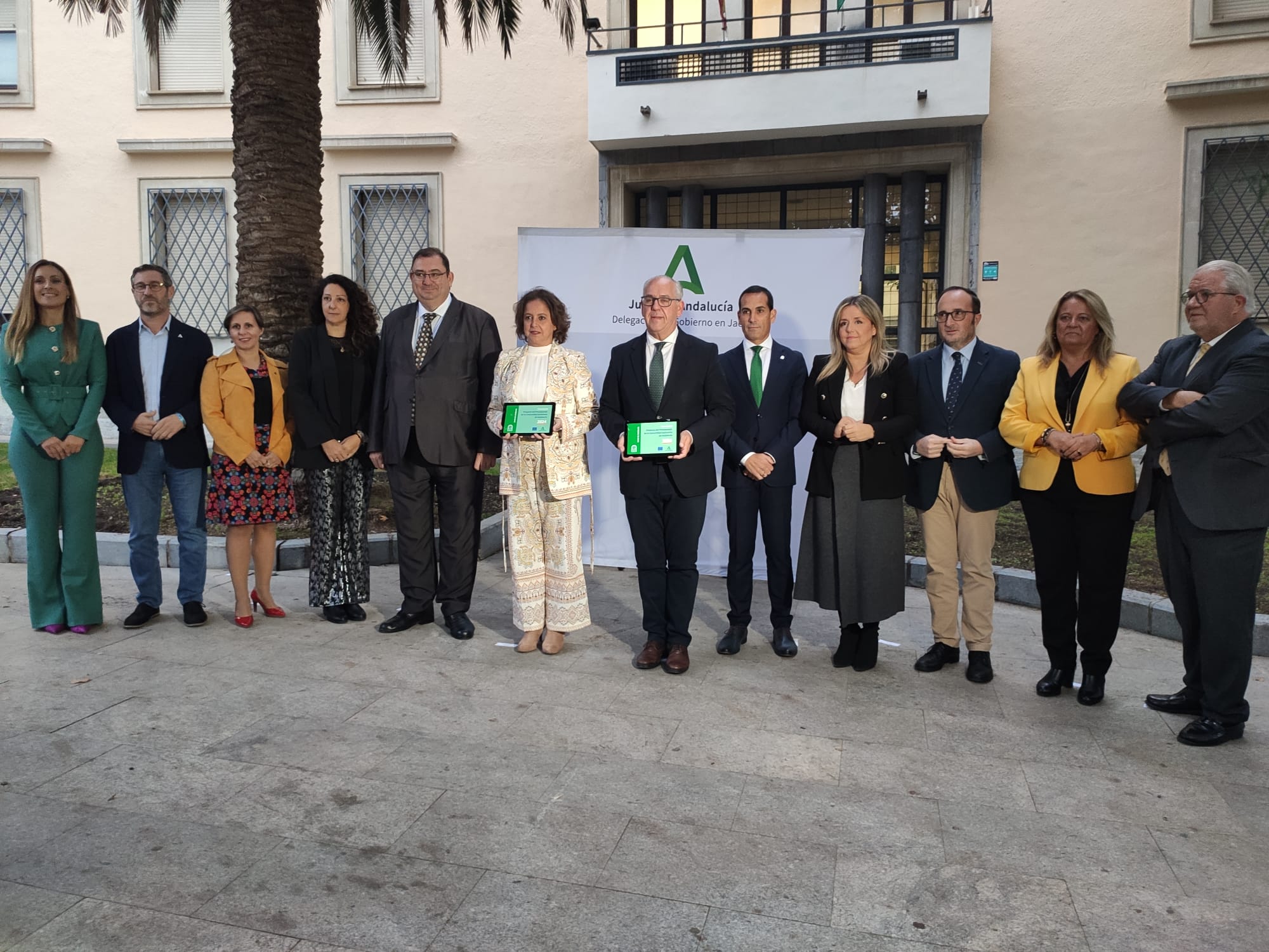 La Junta de Andalucía de Jaén, al completo de todas las delegaciones, minutos antes de la presentación de los Presupuestos para 2024