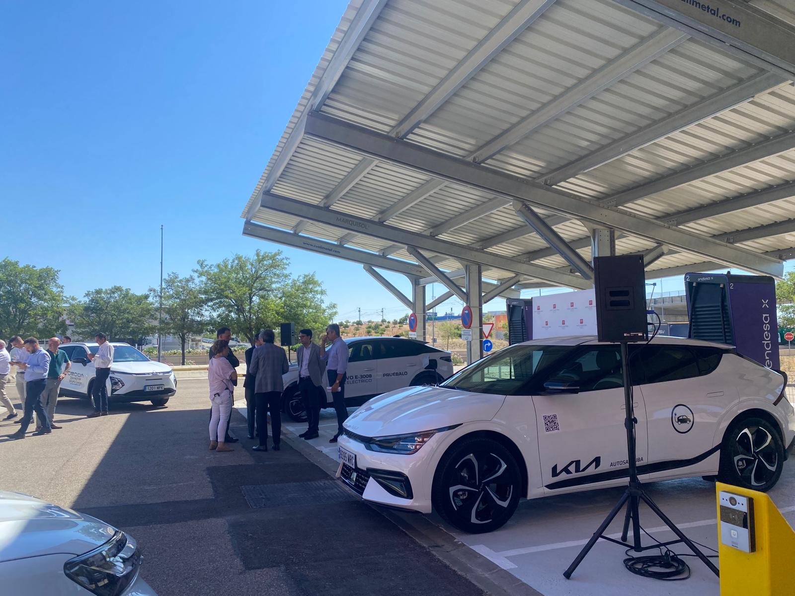 coches eléctricos en la nueva plataforma logística